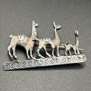 Vintage Peruvian 925 sterling llama c-clasp brooch